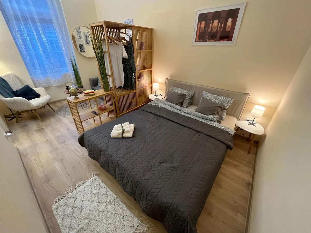 R74 - Your Home In Budapest 0*,